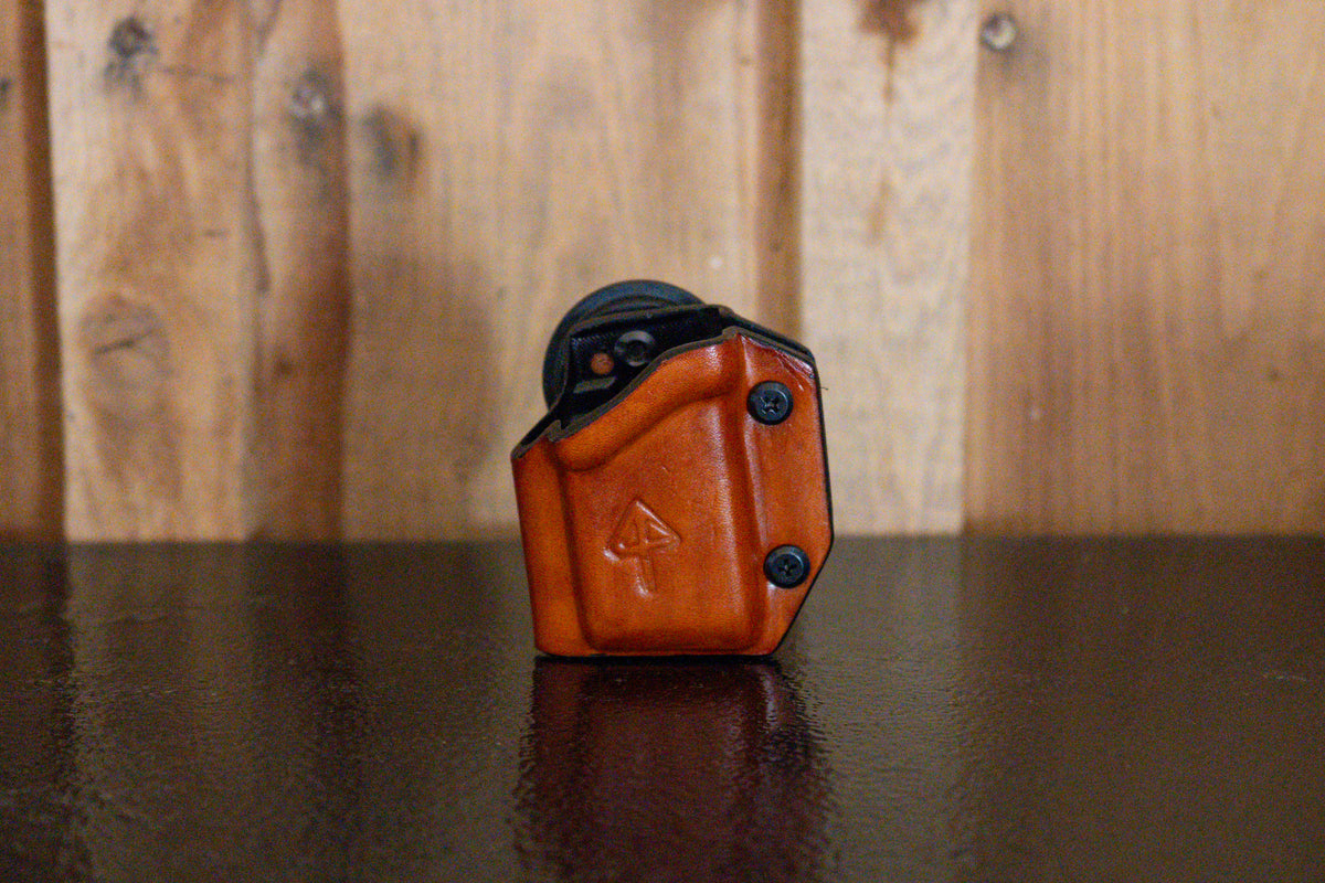 Leather DELTA- Pistol Mag Carrier